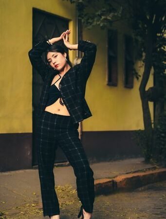 Attitude pose DP #5