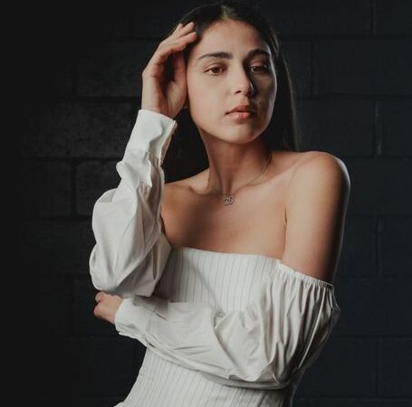 Attitude pose DP #18